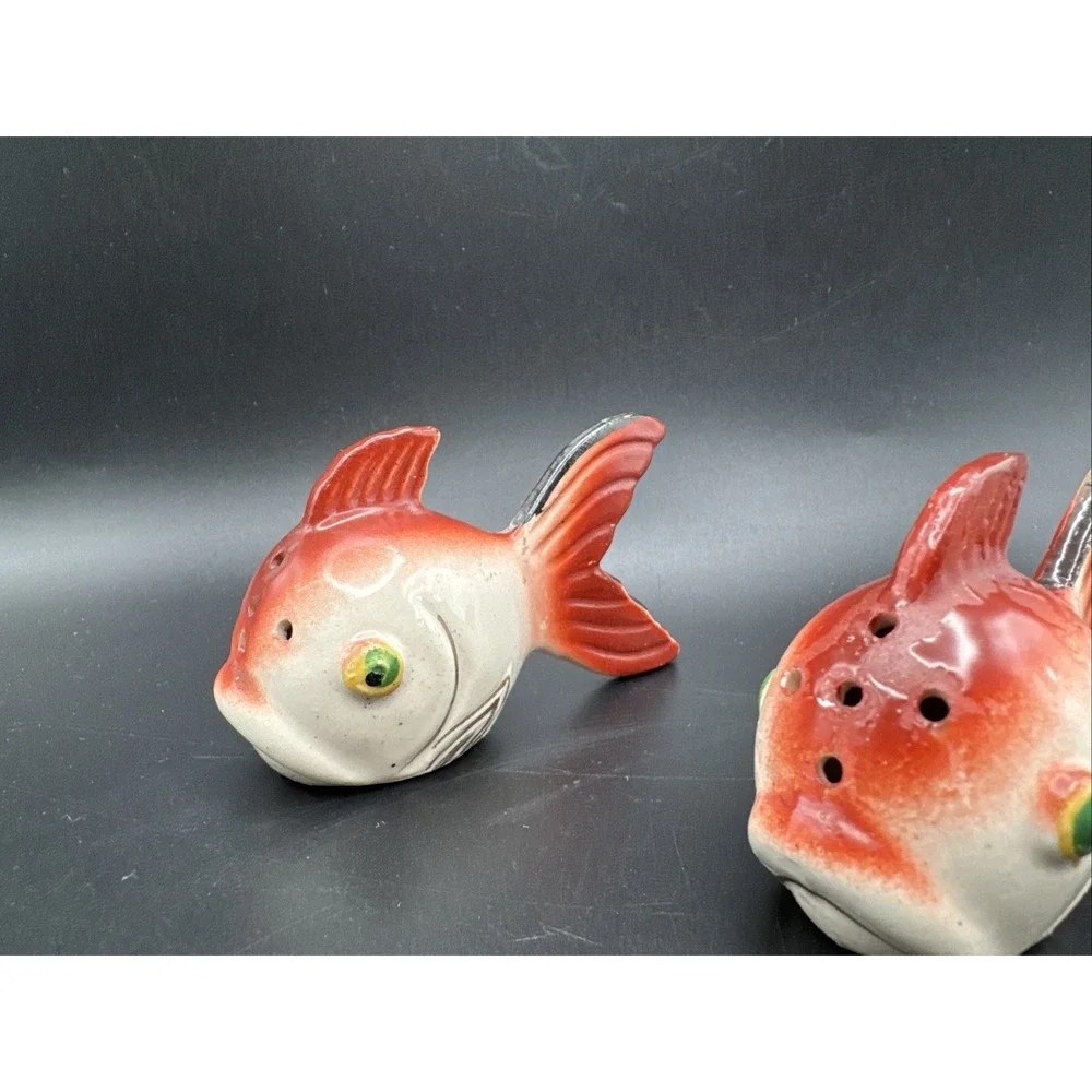 Vintage Salt Pepper Shaker Set Fancy Goldfish‎ Fish Japan Corks Anthropomorphic